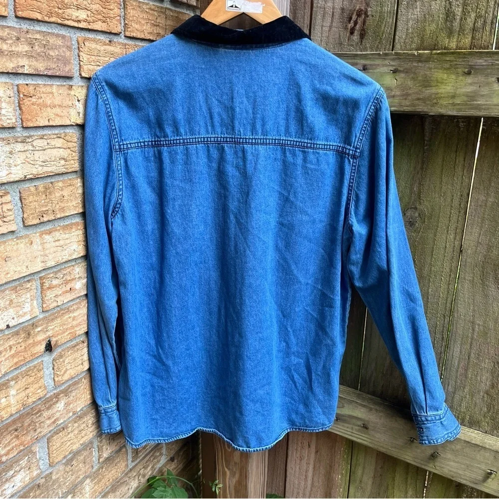 Vintage Bobbie Brooks Blue Denim Shirt with Festive Bear Embroidery - Picture 5 of 5